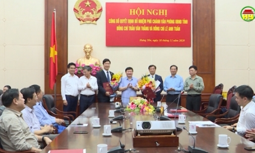 Trao quyết định bổ nhiệm 2 Phó Chánh Văn phòng UBND tỉnh