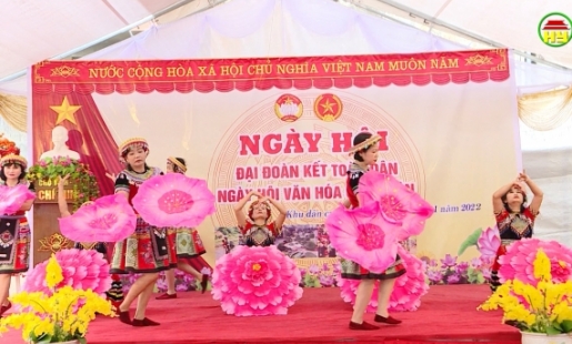 Tưng bừng ngày hội Đại đoàn kết