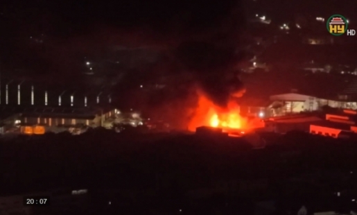 Cháy lớn tại cơ sở sản xuất nhựa làng nghề Minh Khai