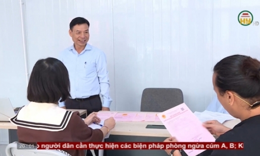 Trao sổ đỏ cho cư dân chung cư PH