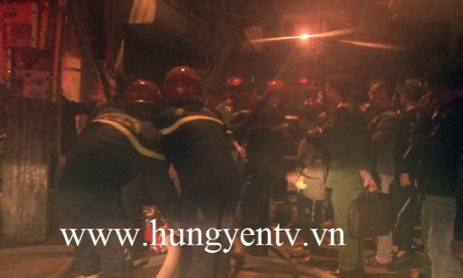 TP Hưng Yên: Cháy nhà dân ở đường Tống Trân, không có thiệt hại về người