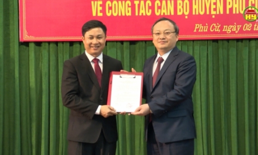 Trao quyết định phân công, điều động, chỉ định Bí thư huyện ủy Phù Cừ