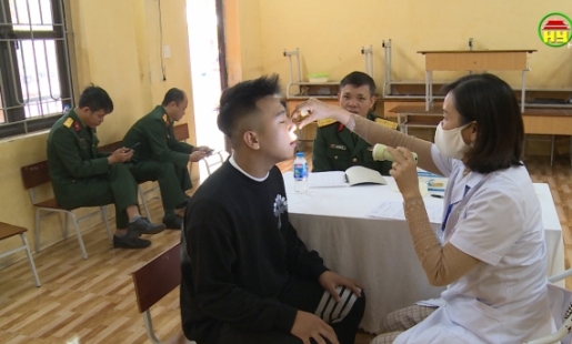 Gần 900 thanh niên Ân Thi khám tuyển nghĩa vụ quân sự