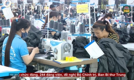 Nỗ lực hoàn thành các đơn hàng dịp cuối năm