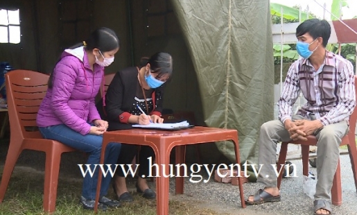 Lái xe 16 chỗ bị xử phạt do không đeo khẩu trang phòng dịch Covid- 19