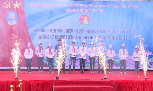 Hưng Yên tuyên dương 24 thiếu nhi vượt khó học giỏi năm 2017