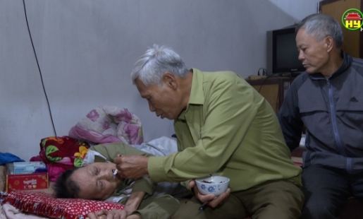 CLB Liên thế hệ thôn Trà Dương xã Tống Trân điểm sáng trong phong trào giúp nhau trong cuộc sống.