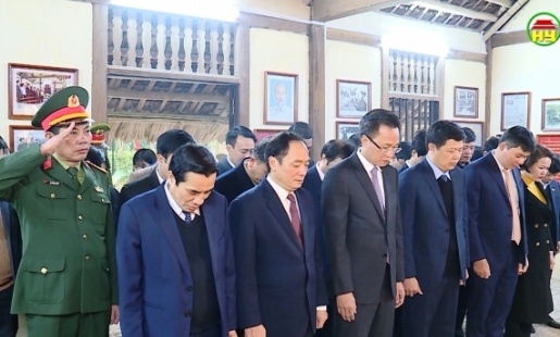 Lãnh đạo tỉnh dâng hương, dâng hoa kỷ niệm 93 năm thành lập Đảng cộng sản Việt Nam và mừng xuân 2023