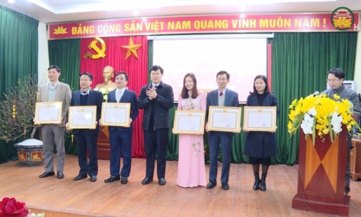 Đảng ủy Khối Cơ quan - Doanh nghiệp tỉnh đón Huân chương lao động Hạng Ba