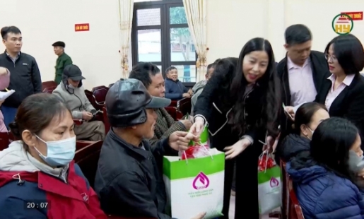 Chăm lo Tết cho người nghèo, hộ khó khăn