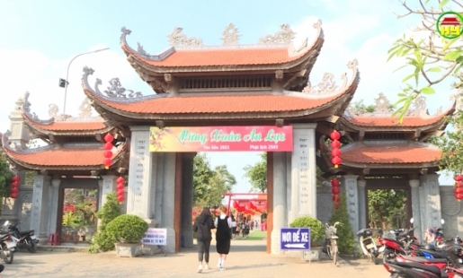 Đi lễ đầu xuân, nét đẹp văn hóa người Việt