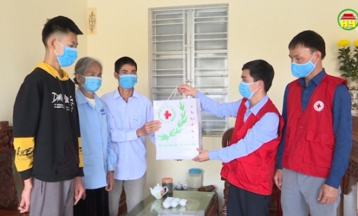 Thiết thực chăm lo tết cho người nghèo, nạn nhân chất độc da cam