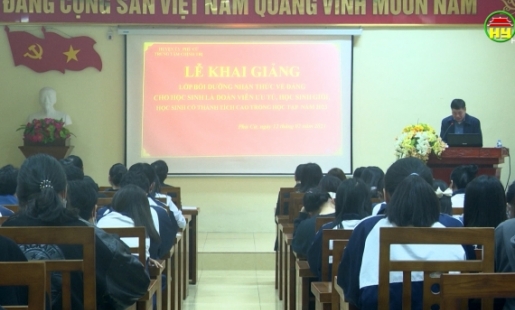 Bồi dưỡng kết nạp đảng cho học sinh lớp 12