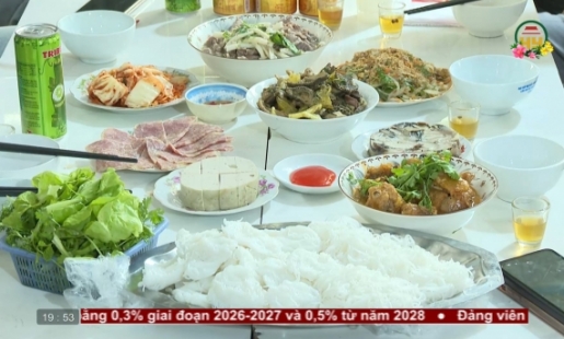 Độc đáo Tết Bún