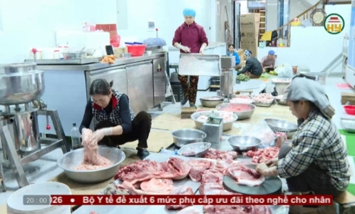 Đổi mới nghề truyền thống giò, chả Thụy Lôi