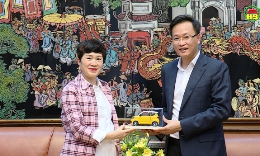 Các đồng chí lãnh đạo Tỉnh làm việc với nhà đầu tư nước ngoài đến tìm hiểu cơ hội đầu tư tại Hưng Yên