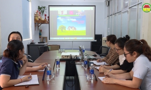 Công nhân học cảm tình Đảng trực tuyến