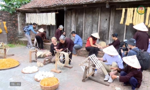 Phát triển sản phẩm OCOP gắn với du lịch làng nghề