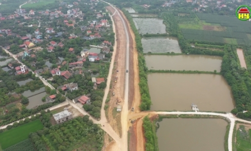 Nhân dân xã Nguyên Hòa, huyện Phù Cừ hiến đất làm đường hành lang đê tả sông Luộc 