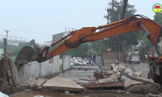 Thị trấn Như Quỳnh phá dỡ 24 công trình vi phạm trên đất nông nghiệp 