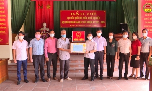 Phó Bí thư thường trực Tỉnh ủy kiểm tra công tác bầu cử tại Mỹ Hào