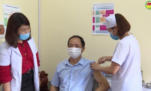 Triển khai tiêm vắc xin Covid – 19 đợt 2 cho lãnh đạo tỉnh  và các sở ban ngành.