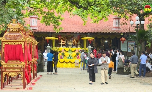 Đông đảo du khách đến Hưng Yên dịp nghỉ lễ