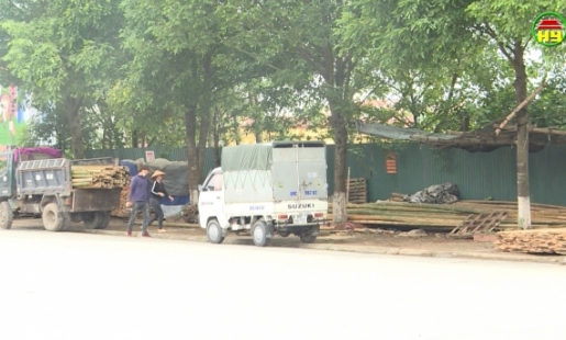 Lấn chiếm hành lang giao thông không được xử lý gây mất mỹ quan đô thị tại thành phố Hưng Yên