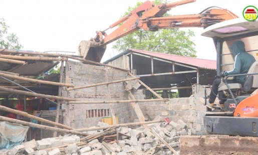Xã Trung Nghĩa giải tỏa vi phạm trên đất nông nghiệp