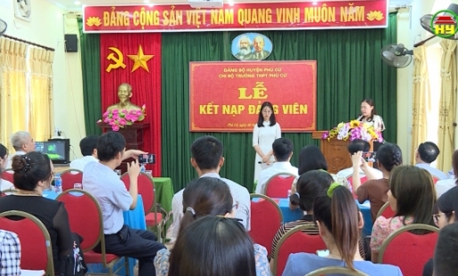 Kết nạp đảng trong trường học