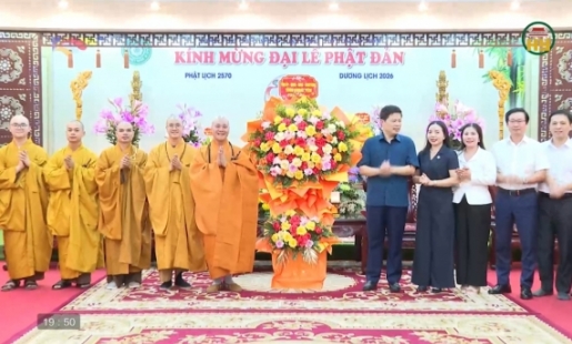 Phó Bí thư Thường trực Tỉnh ủy chúc mừng Đại lễ Phật đản