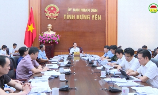 UBND tỉnh họp với các thành viên để xem xét và quyết định một số nội dung quan trọng 