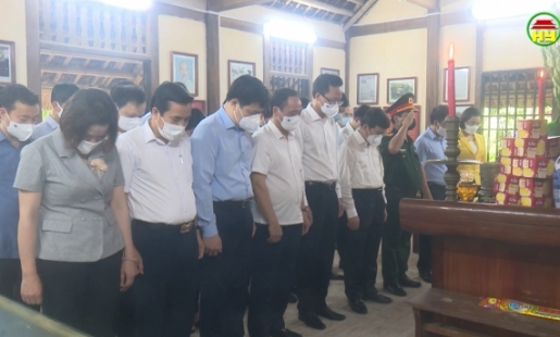 Hưng Yên: Dâng hoa, dâng hương nhân kỷ niệm 74 năm ngày thương binh, liệt sỹ