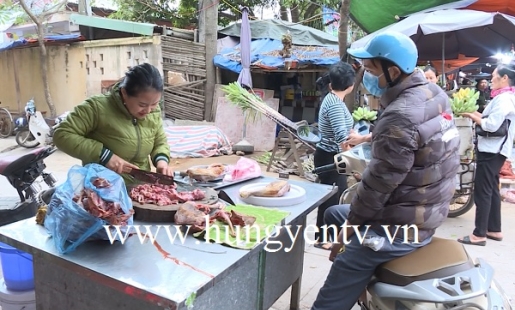 Tràn lan đùi gà tây không rõ nguồn gốc bày bán ở thành phố Hưng Yên