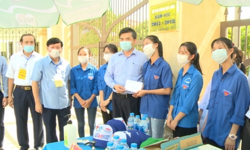 Chủ tịch UBND tỉnh Nguyễn Văn Phóng kiểm tra Kỳ thi tốt nghiệp THPT 2020