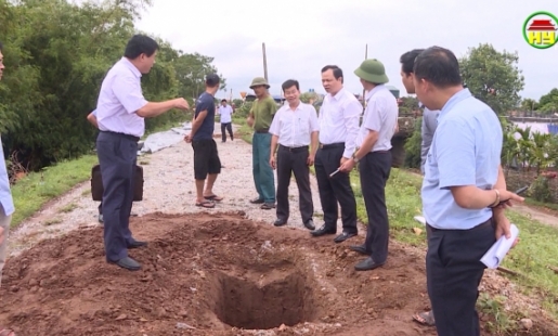 Khẩn trương xử lý sự cố nứt đê ở phường Hiến Nam, TP Hưng Yên 