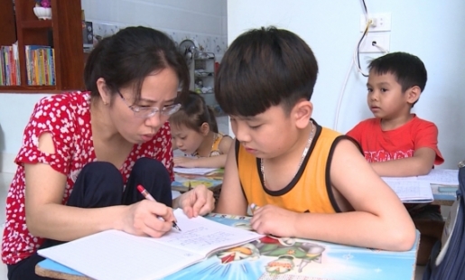 Lớp học miễn phí của cô giáo khuyết tật Phạm Thị Lý 