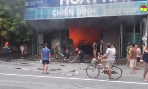 Cháy xưởng gia công thép ở Thị xã Mỹ Hào