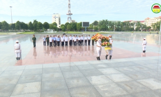 Dâng hương kỷ niệm 77 năm ngày quốc khánh nước cộng hoà xã hội chủ nghĩa Việt Nam
