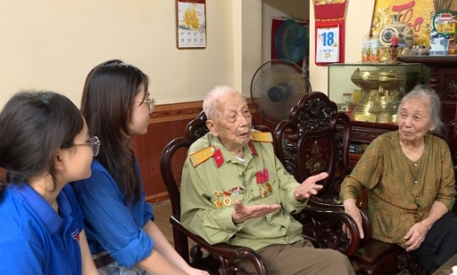 Ký ức về Cách mạng tháng Tám