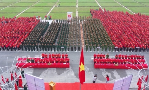 Lan toả niềm tự hào dân tộc trong Lễ chào cờ 