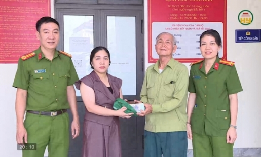 Nhặt được của rơi trả lại người đánh mất