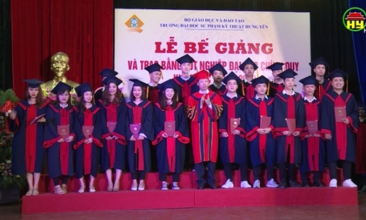 Trường Đại học SP kỹ thuật Hưng Yên trao bằng tốt nghiệp đại học cho gần 2 nghìn sinh viên