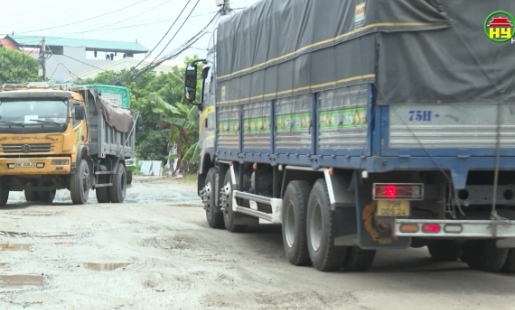 Đường 382 xuống cấp nghiêm trọng