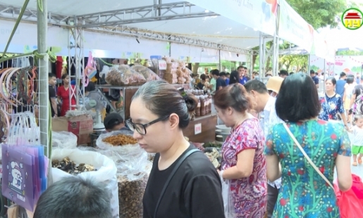 Hội chợ tiêu dùng văn minh ở Ecopark