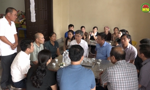 Phó Chủ tịch UBND tỉnh thăm, động viên gia đình nạn nhân vụ cháy chung cư mini