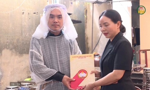 Thăm gia đình có nạn nhân trong vụ cháy tại Hà Nội 