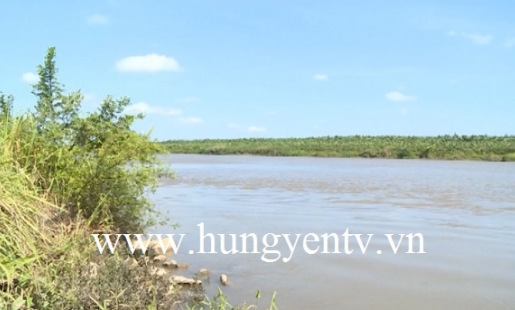 Sạt lở kè ở xã Cương Chính, ảnh hưởng đến an toàn tuyến đê sông Luộc