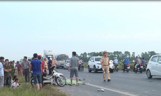 Khoái Châu: Va chạm ô tô, người đàn ông đi xe đạp tử vong tại chỗ