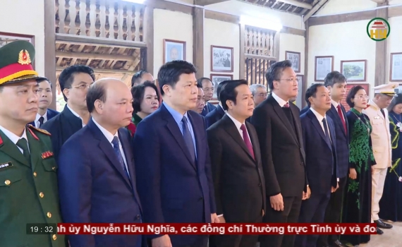 D&acirc;ng hương, d&acirc;ng hoa Kỷ niệm 96 năm Ng&agrave;y th&agrave;nh lập Đảng